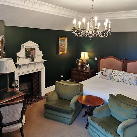 Waterford Castle Hotel & Golf Resort Ballinakill  Стая снимка