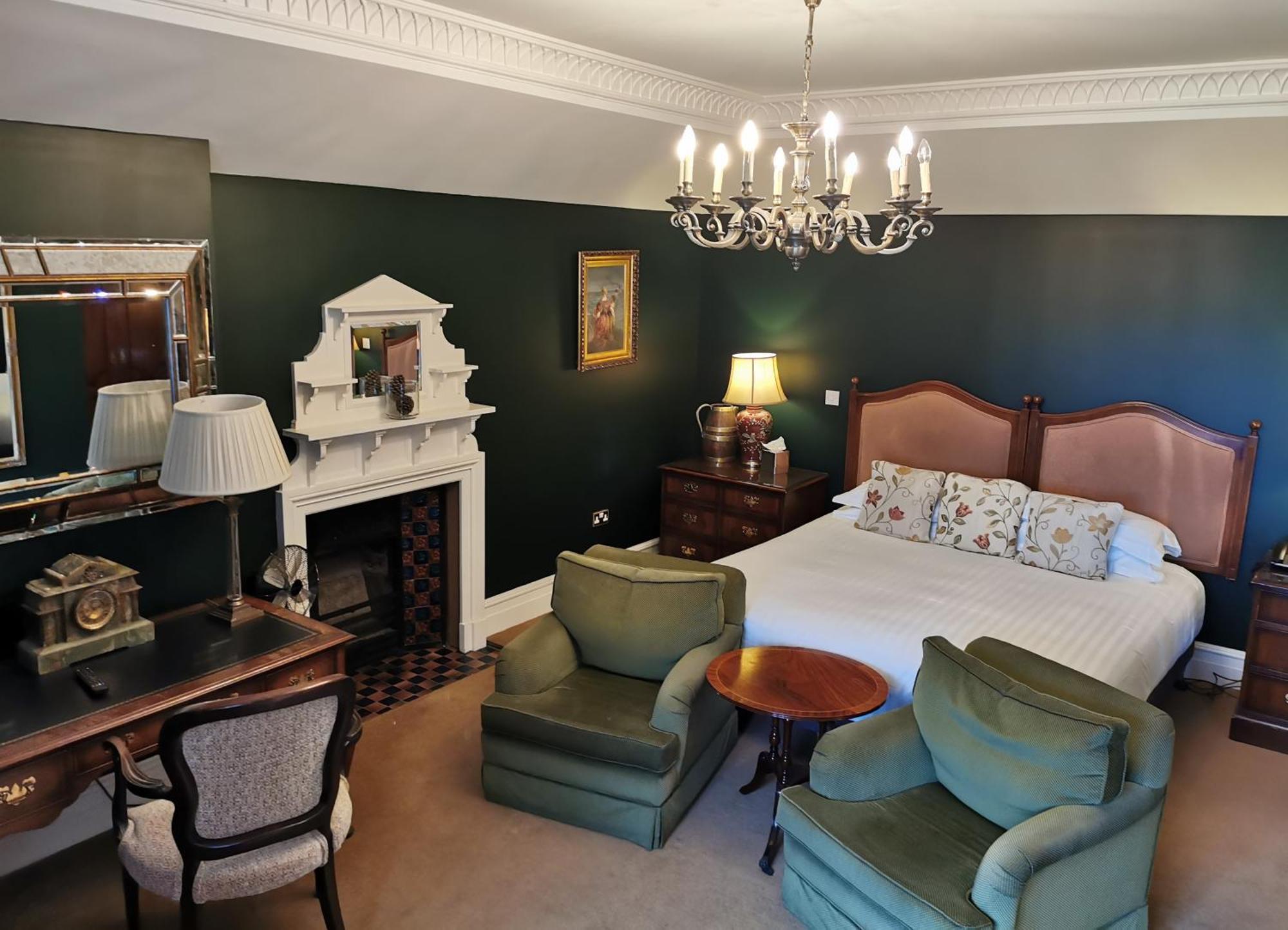 Waterford Castle Hotel & Golf Resort Ballinakill  Стая снимка